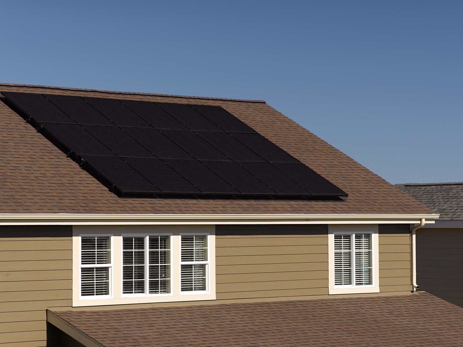 qu-tipos-de-techos-son-compatibles-con-los-paneles-solares