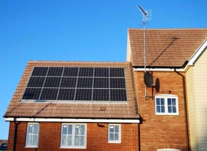 Cuantos paneles solares necesito para una casa de 100 m2